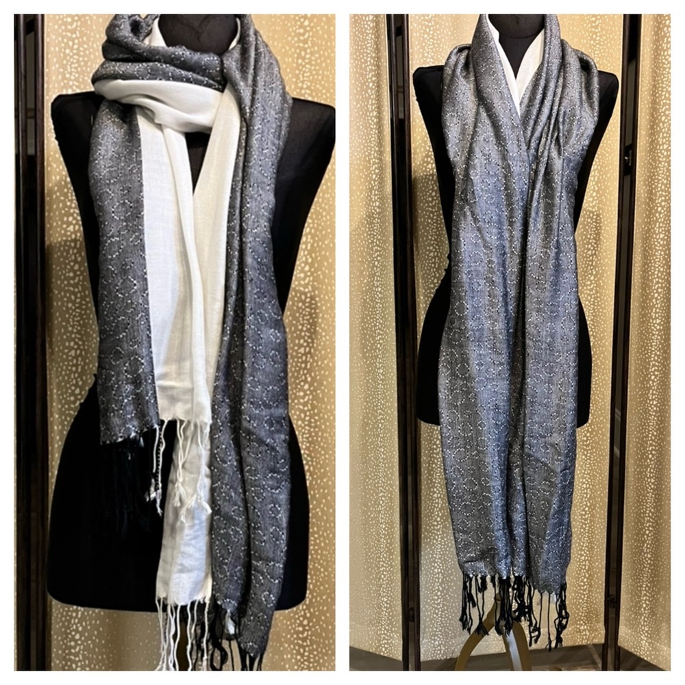 Gray and White Scarf